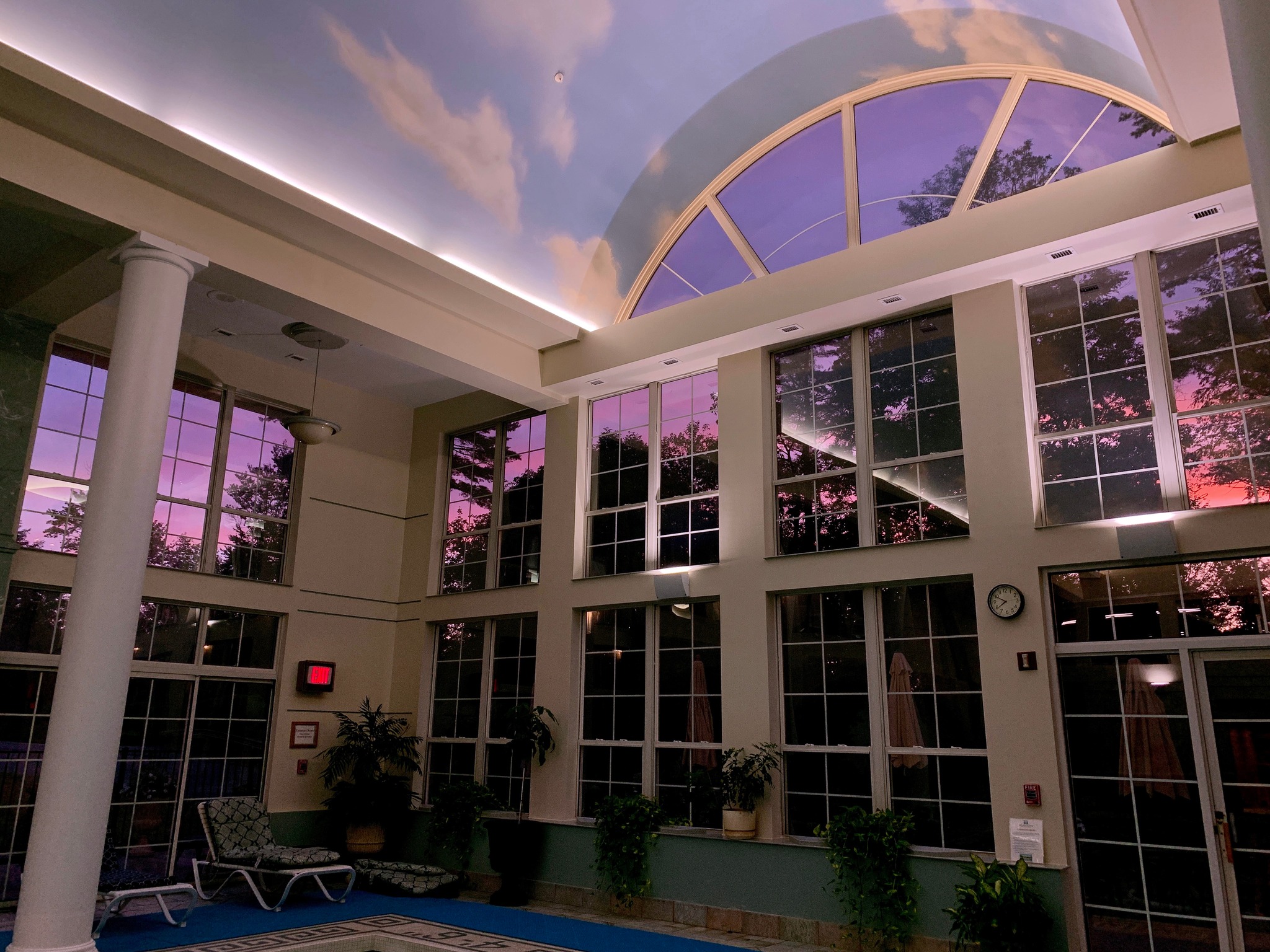 Sunset Pool Senator Inn & Spa