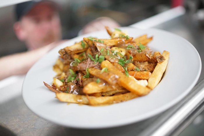 poutine (gravy fries) 